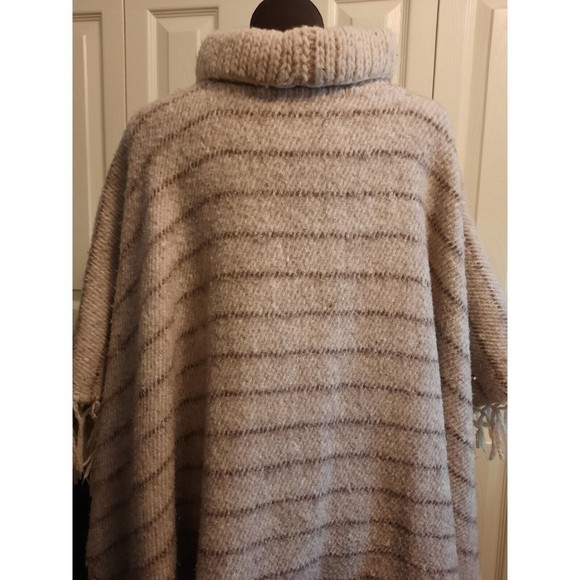 Vintage 1970’s Hand Loomed Guatemala Fringe Poncho Wool Stripe Women’s Size OS - Picture 4 of 8